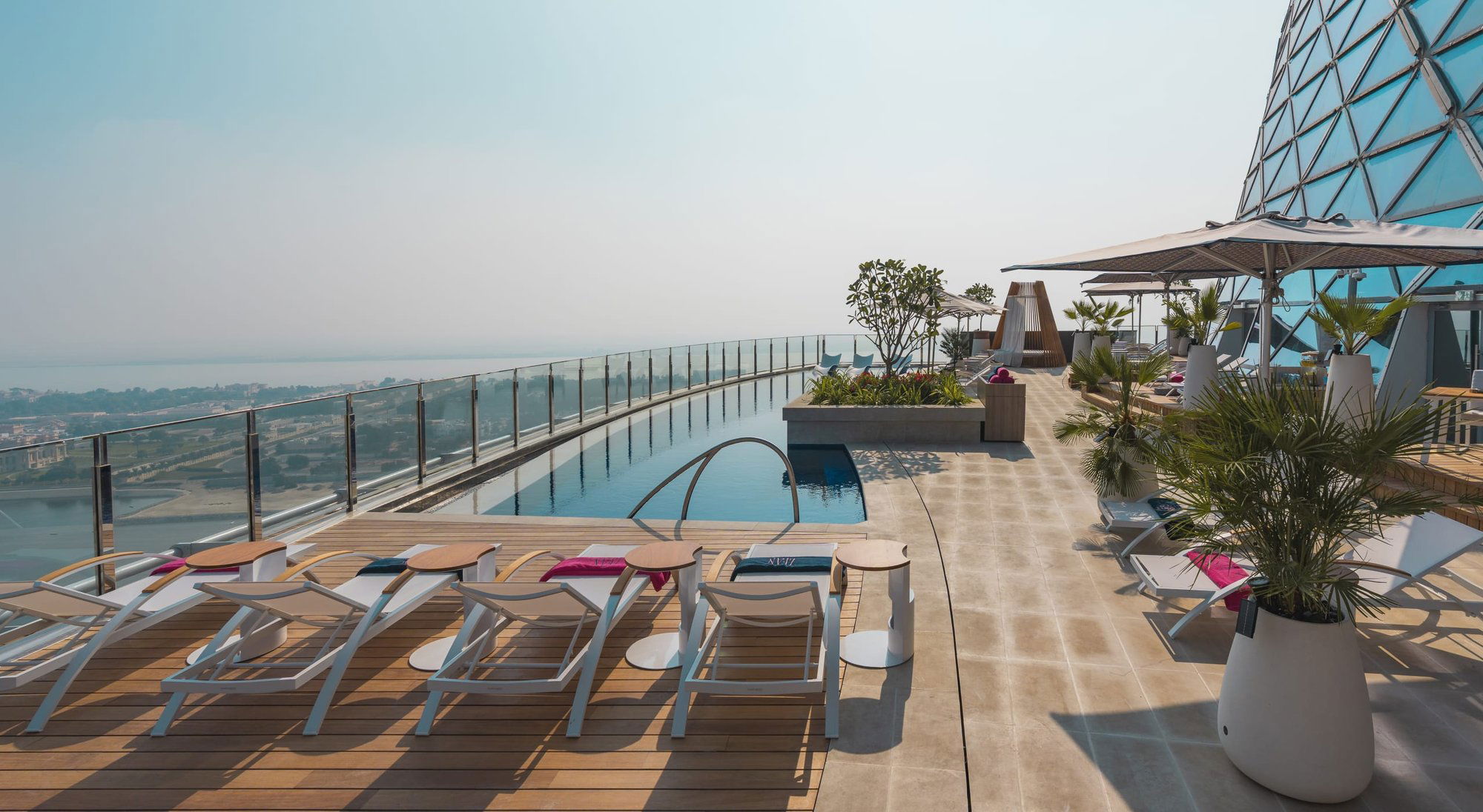 Andaz Pool Deck, Bar in Abu Dhabi