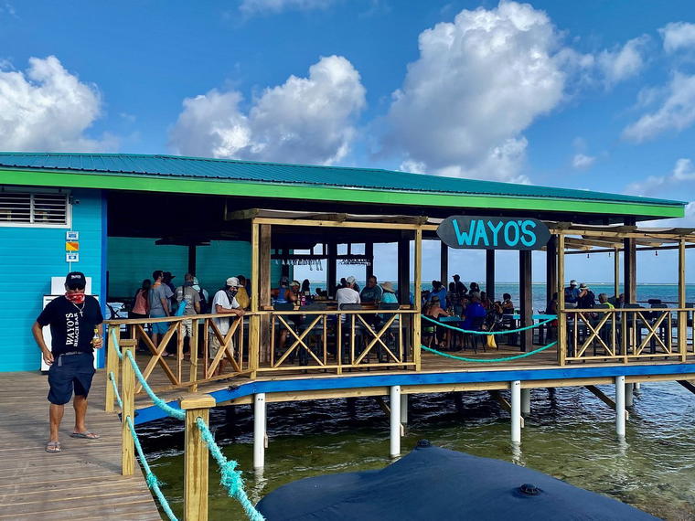 Wayo's Beach Bar, San Pedro, Belize