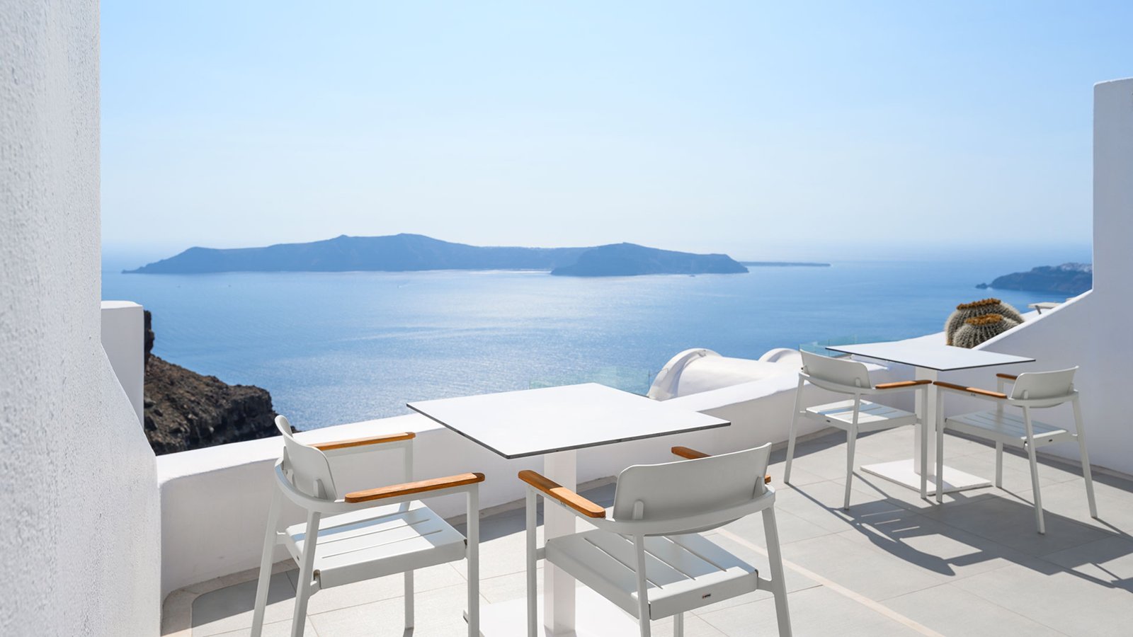 Sun Lounge Bar, Santorini, Greece