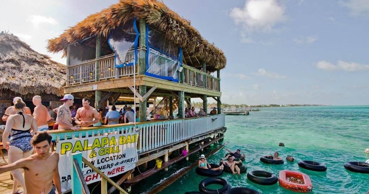 Palapa Bar and Grill bar in San Pedro, Belize