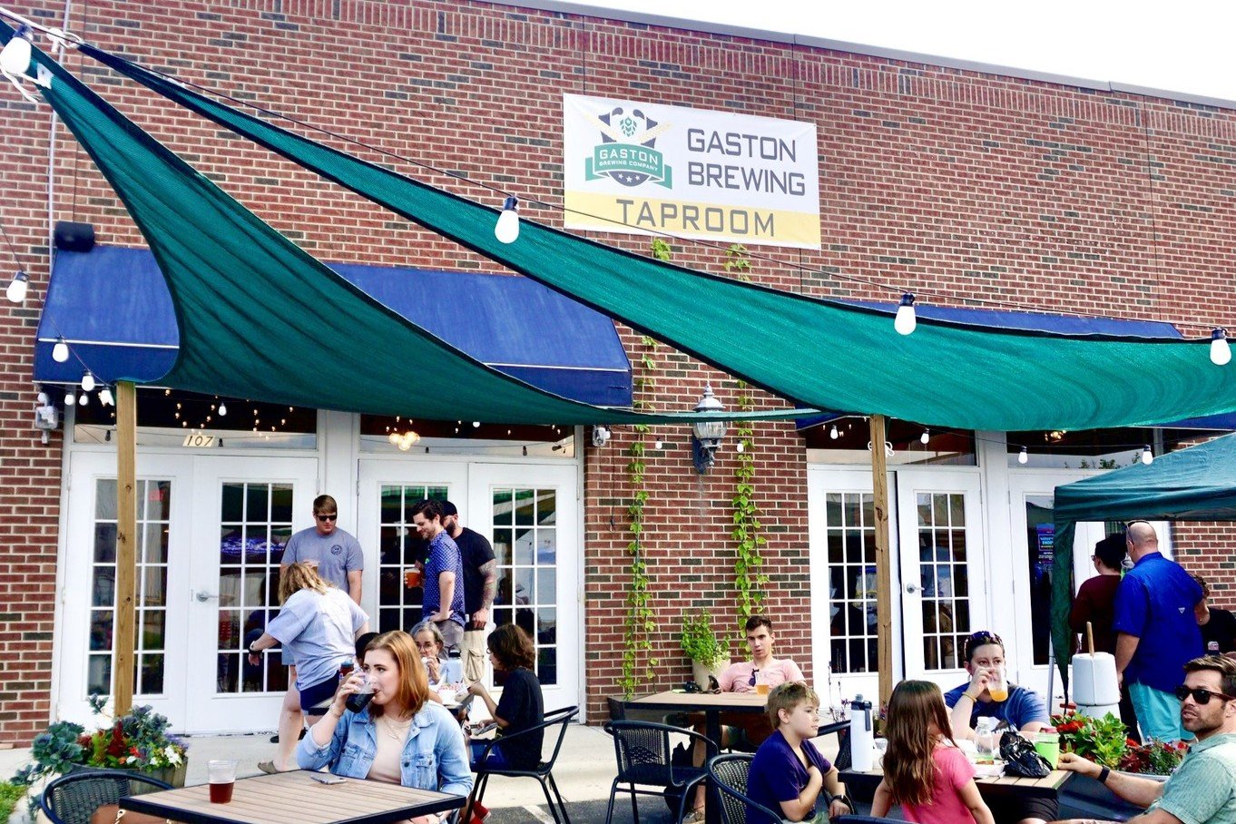 Gaston Brewing Restaurant bar in Fayetteville, United States