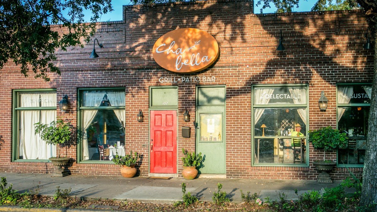 Cha Bella bar in Savannah, United States