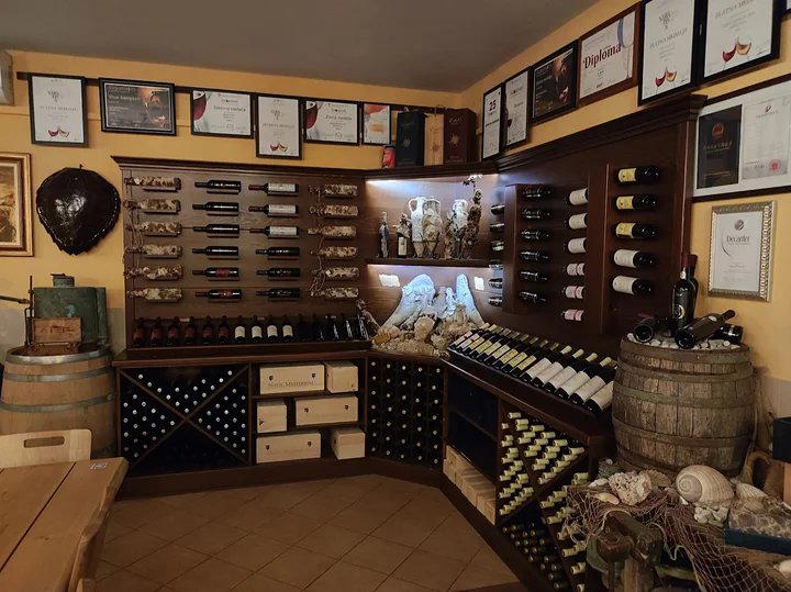 Edivo Wine Bar, Drace, Croatia