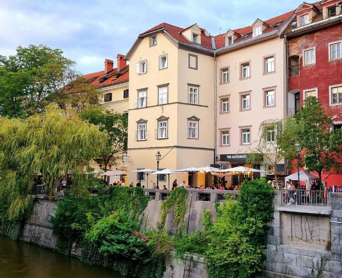 Pritličje bar in Ljubljana