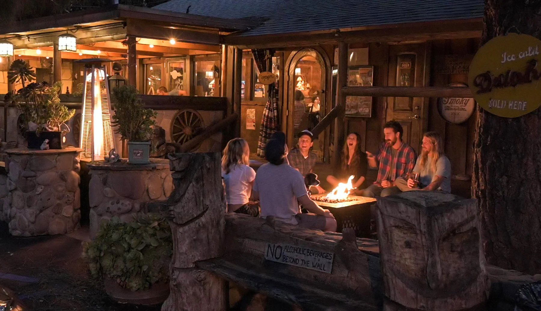 Ojai Deer Lodge, Bar in Meiners Oaks
