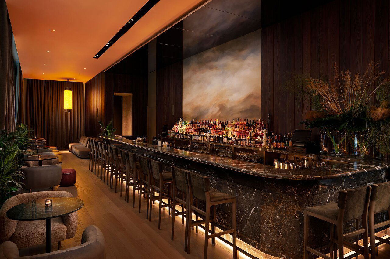 Ginger Lily Bar & Lounge, Bar in London