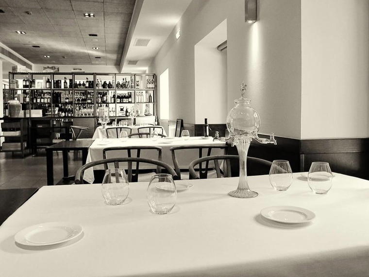 Les Amis Wine Bar, Zaragoza, Spain