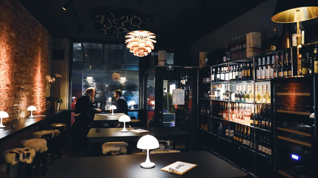 Clermont Weinbar, Bar in Hamburg