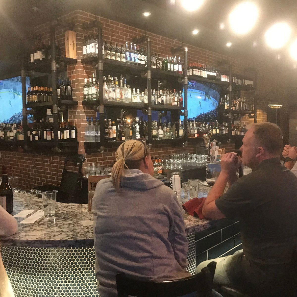 Smokin Fins - Arvada, Bar in Arvada