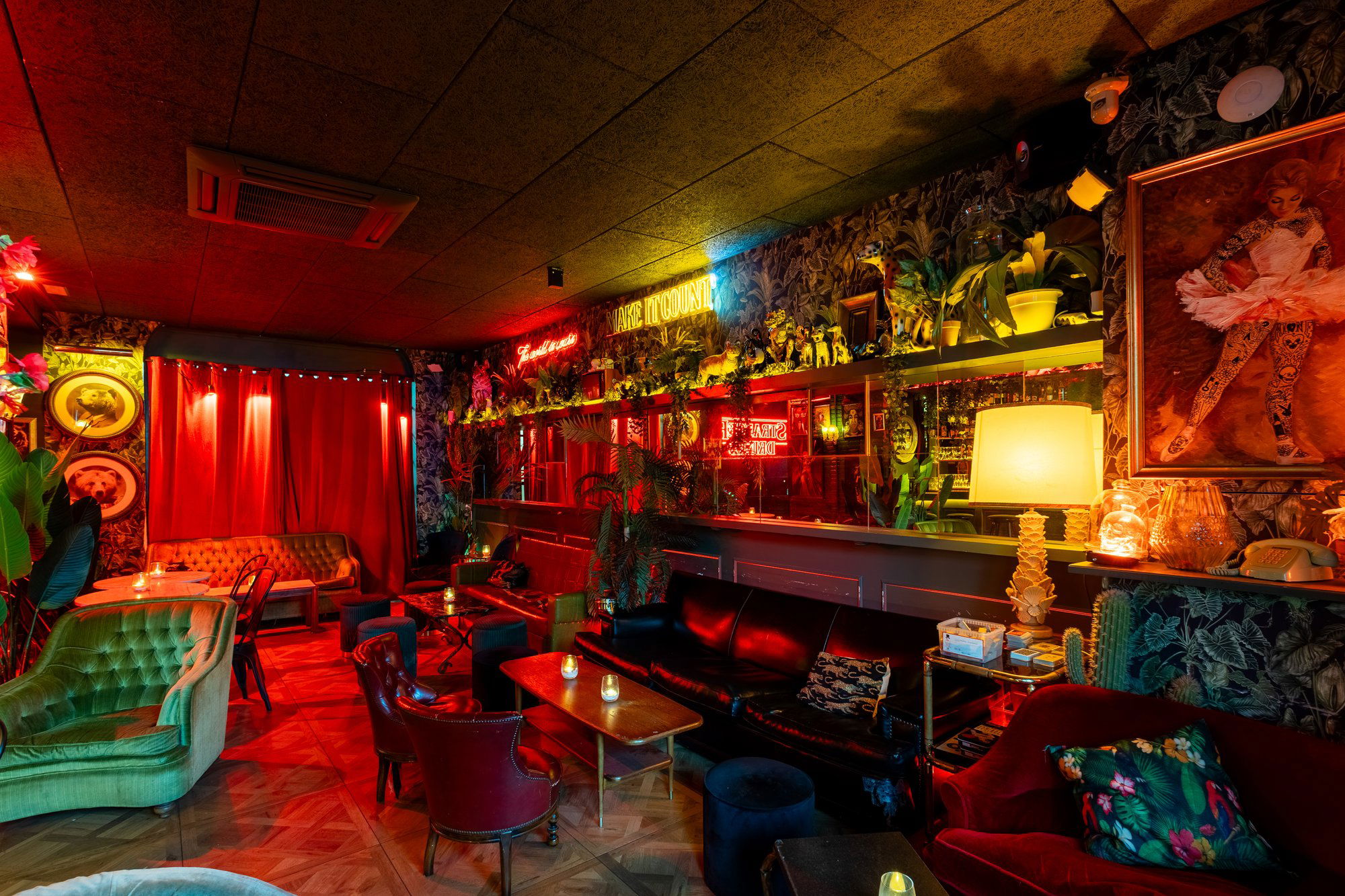 Strange Cocktail Bar, Bar in Barcelona