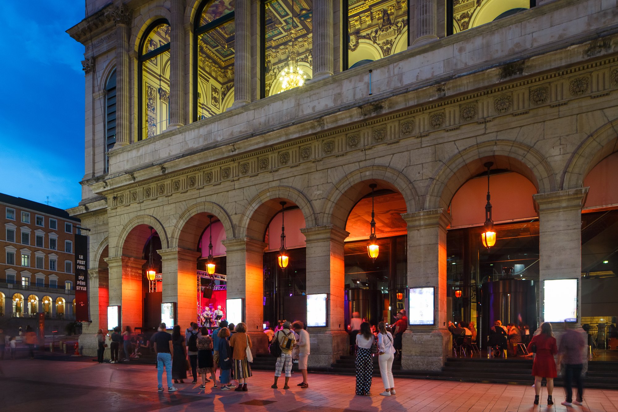 Le Péristyle bar in Lyon