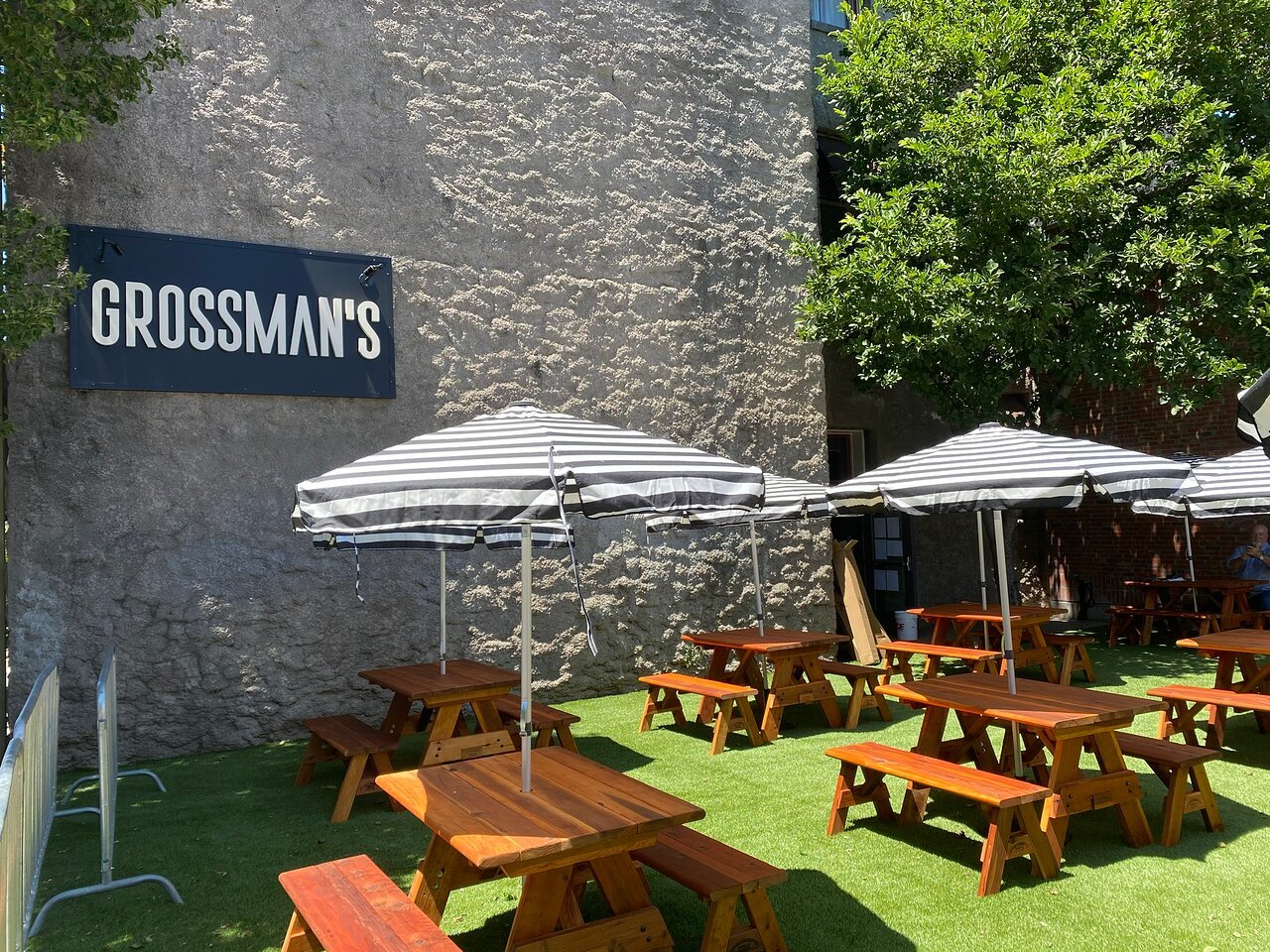 Grossman’s Noshery & Bar