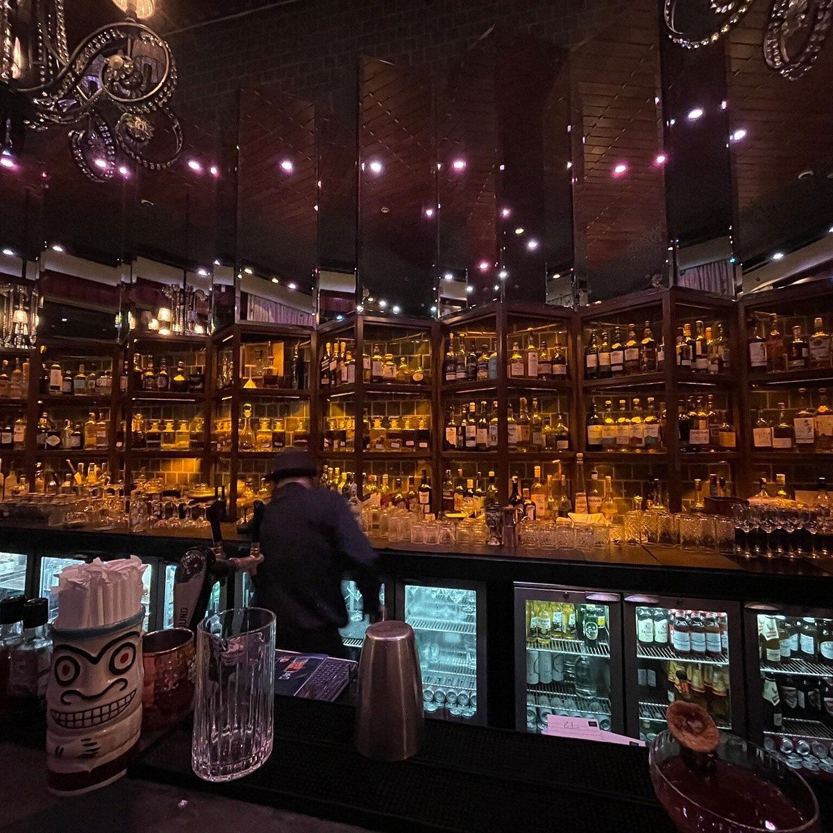 The Blue Bar, Bar in New Delhi