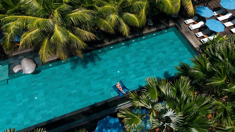 Jungle Fish Pool Bar