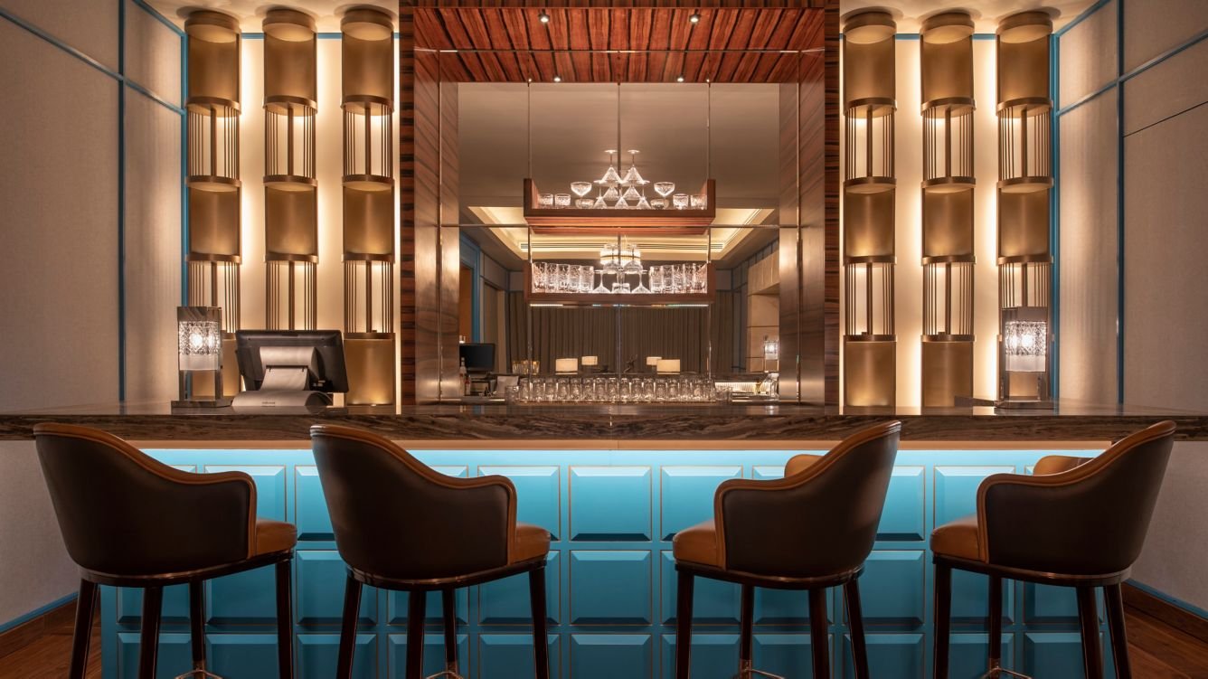 St. Regis Pool Bar, Bar in Doha