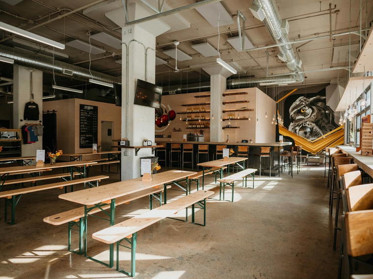 Wise Bird Cider Co., Lexington, United States