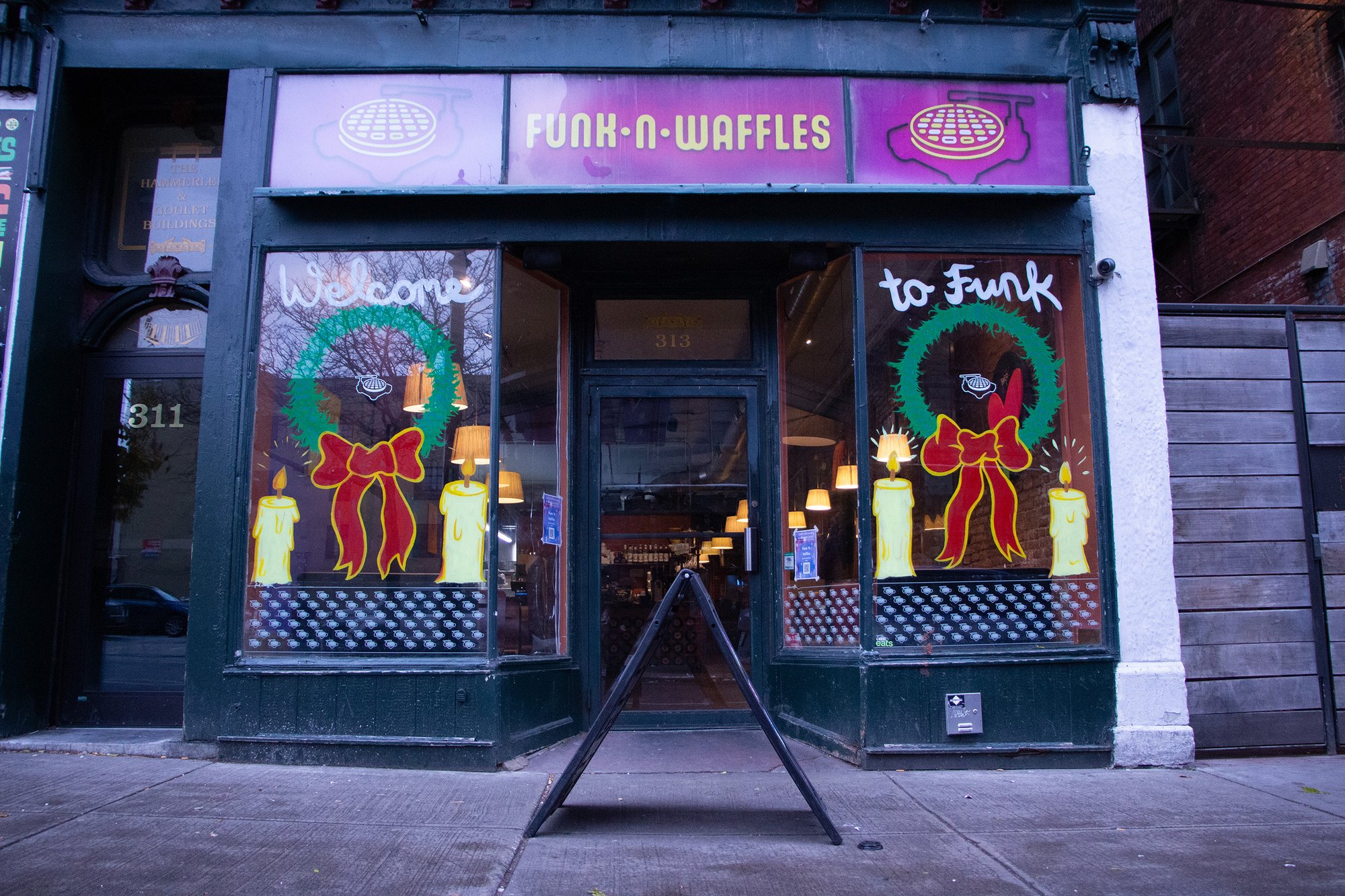 Funk 'n Waffles bar in Syracuse, United States