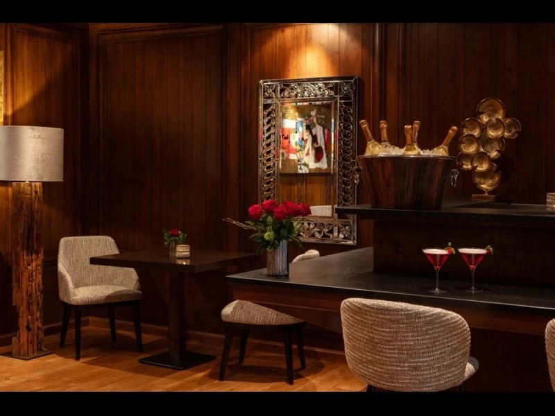 Les Alpes Bar