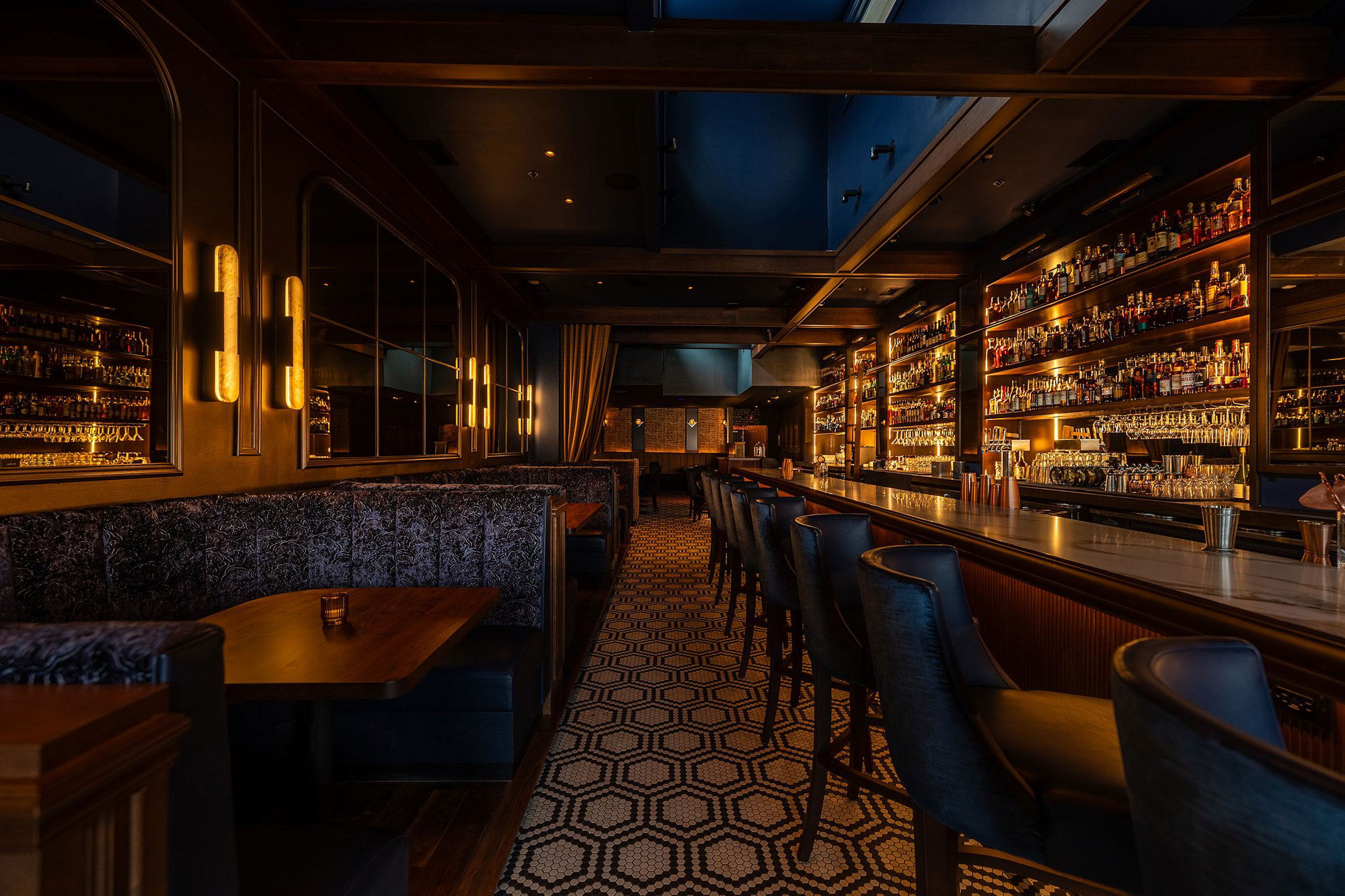 Seven Cocktails + Bourbon, Bar in Louisville