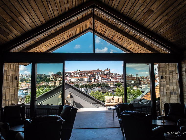 Enoteca 17.56, Porto, Portugal