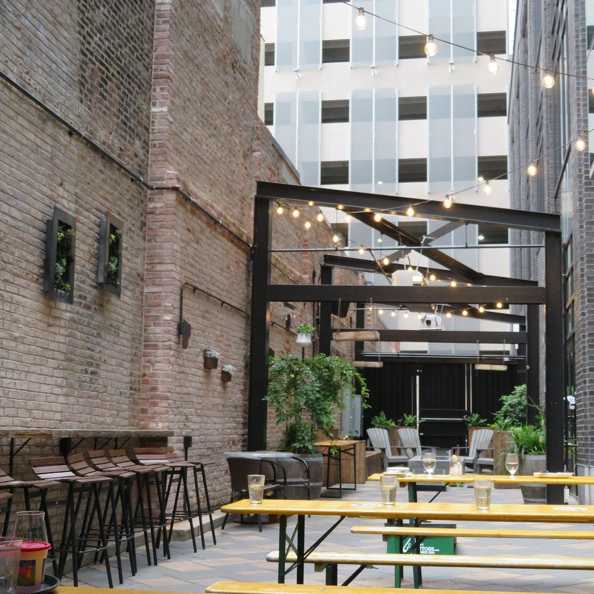 Brü Daddy's Brewing Company bar in Allentown, United States