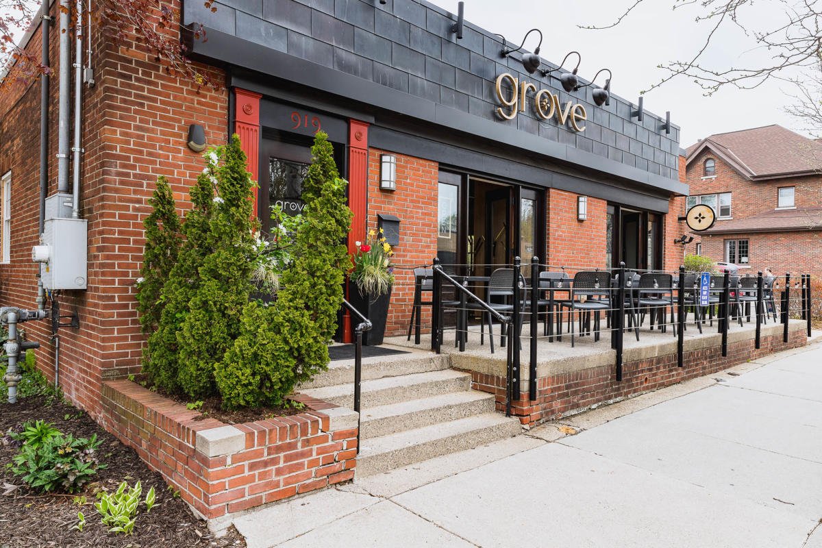 grove bar in Grand Rapids
