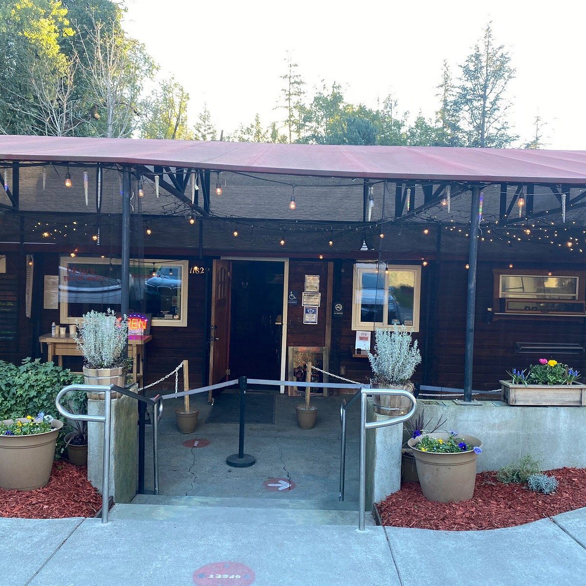The Russian River Pub, Bar in Forestville