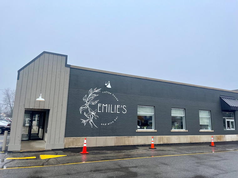 Emilie's Coffee House & Wine Bar, Avon Lake, United States