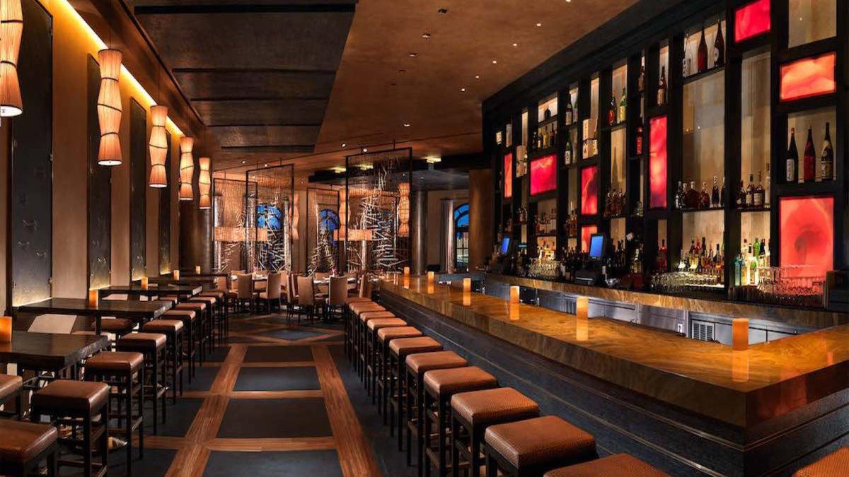 Yellowtail Japanese Restaurant & Lounge, Bar in Paradise