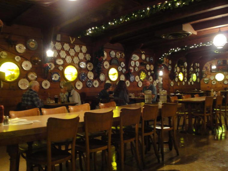 Dan & Louis Oyster Bar, Portland, United States