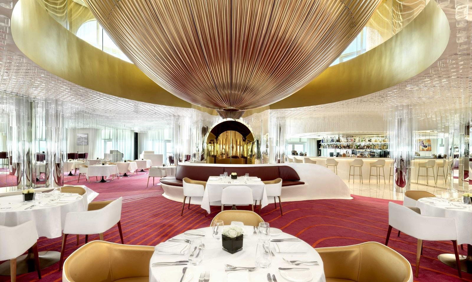 Raffles Club Lounge, Bar in Dubai