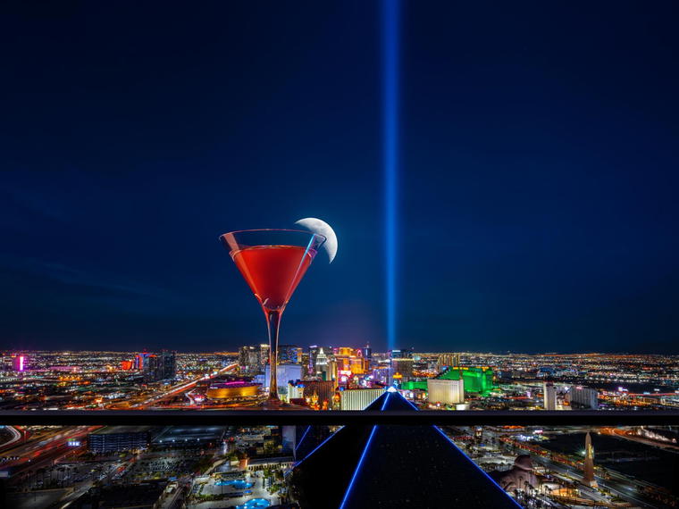 Skyfall Panoramic Bar & Lounge, Paradise, United States