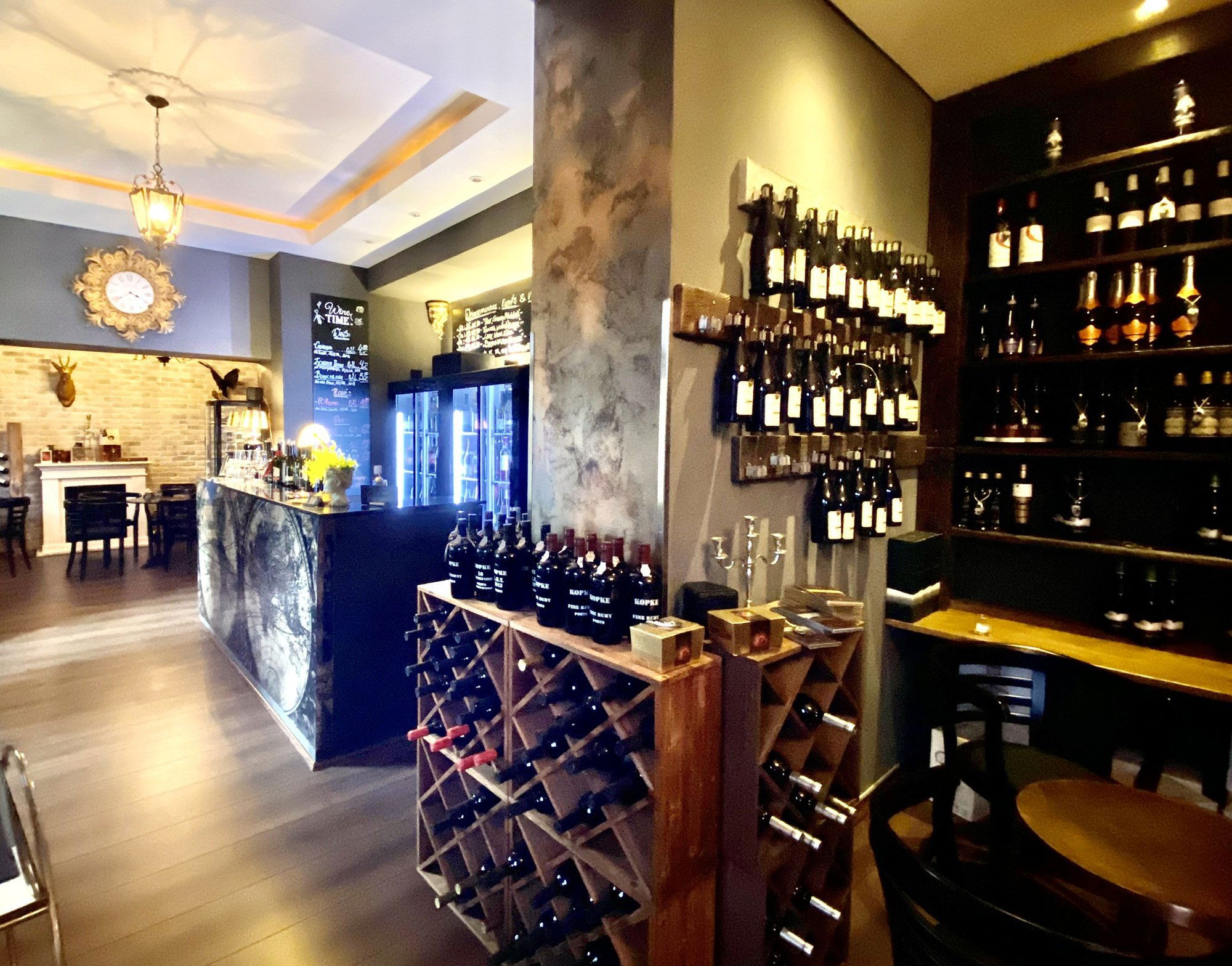 Iulian’s Weinbar, Bar in Bochum