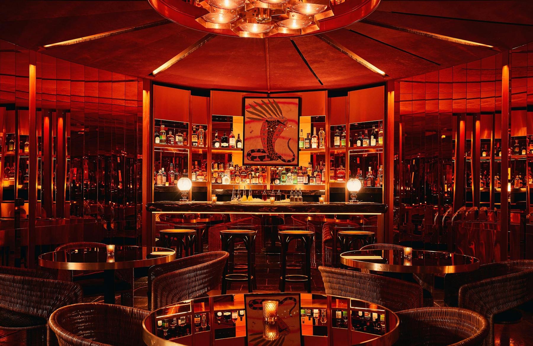 Twin Tails, Bar in New York City