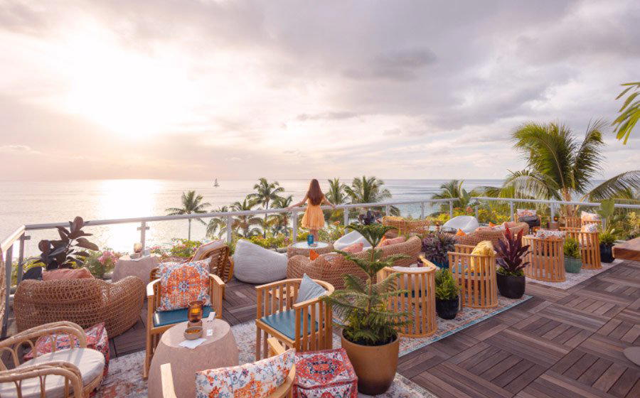 Five | One | Six bar in Oahu