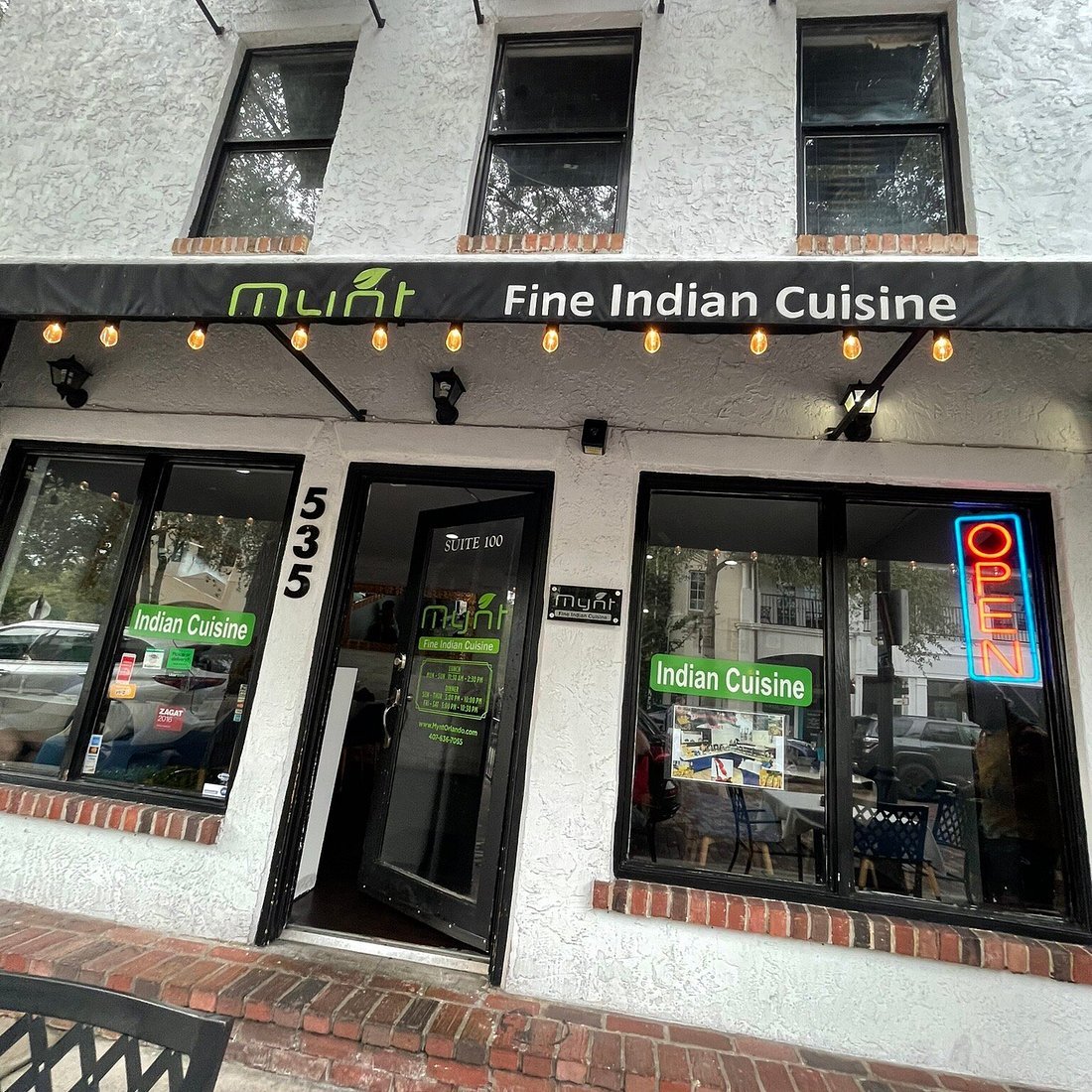 Mynt Fine Indian Cuisine bar in Winter Park, United States