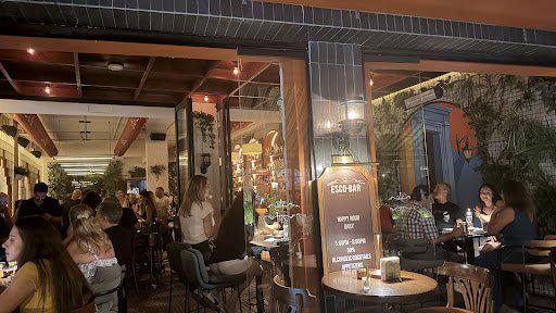 Chuck et Luc bar in Beirut