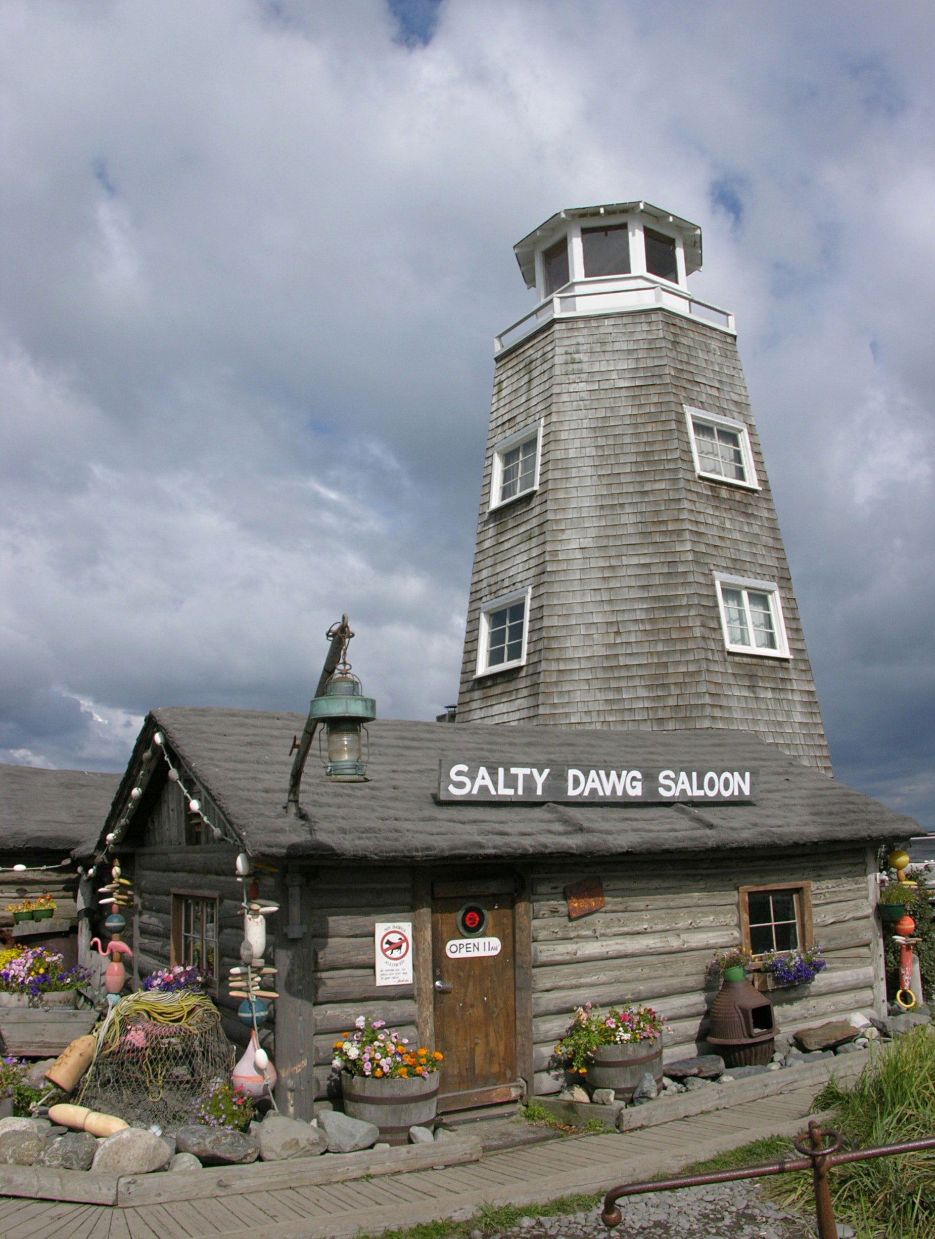 Salty Dawg Saloon, Bar in Homer
