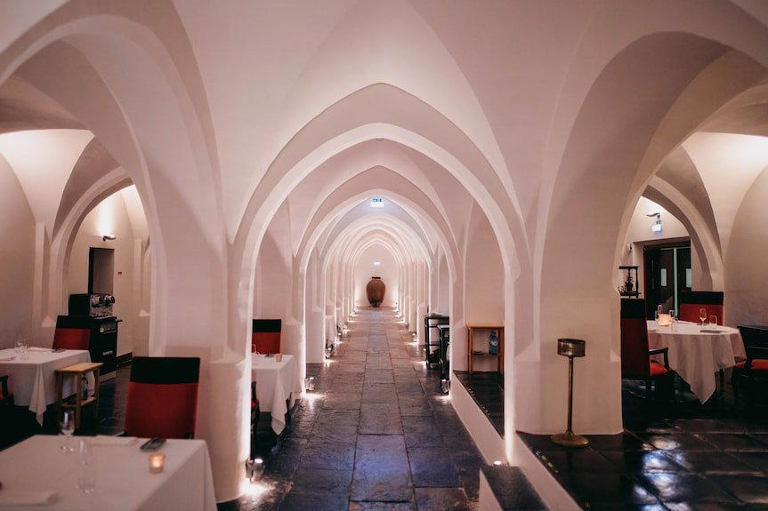 Claustro Lounge bar in Évora