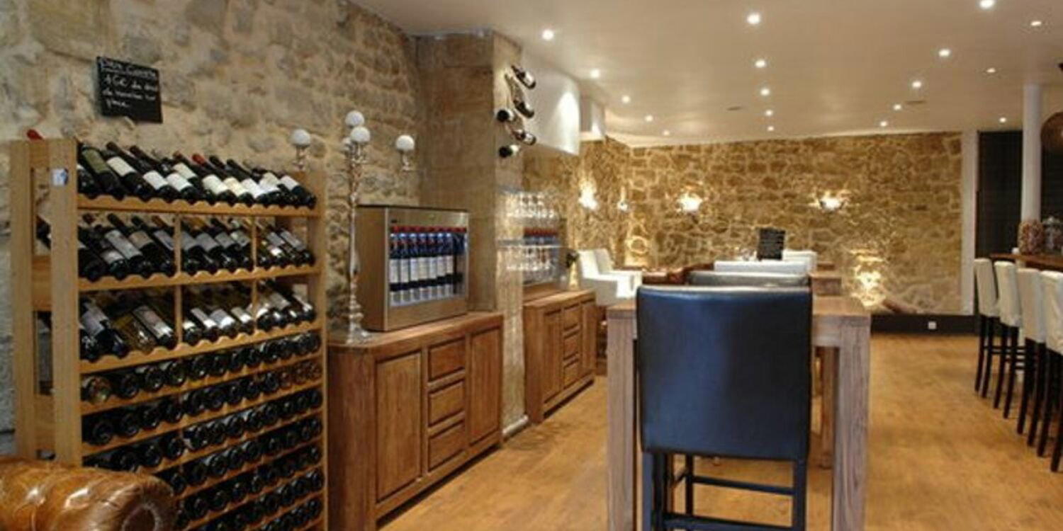 Aux Quatre Coins du Vin, Bordeaux, France