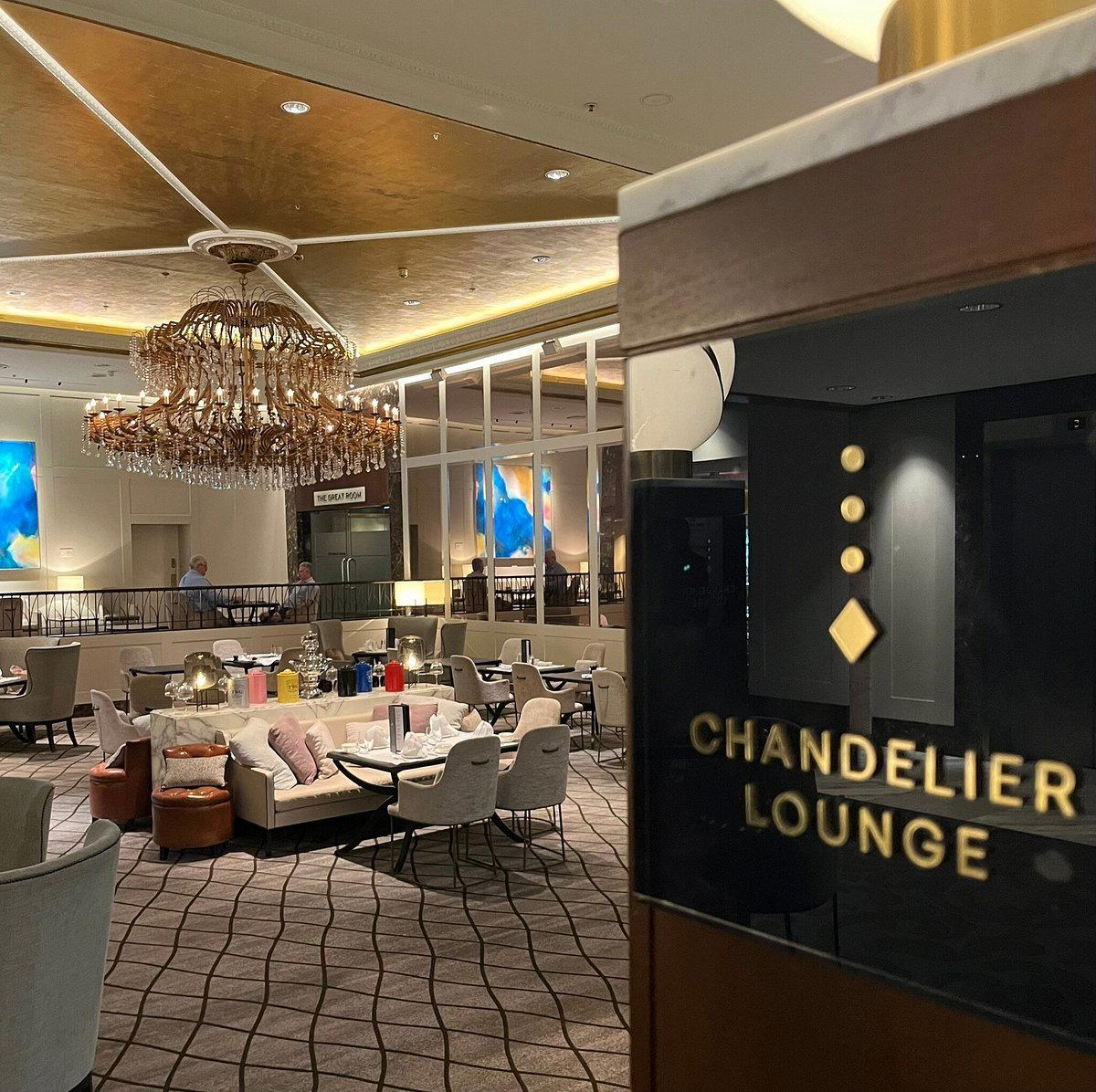 Chandelier Lounge bar in Auckland