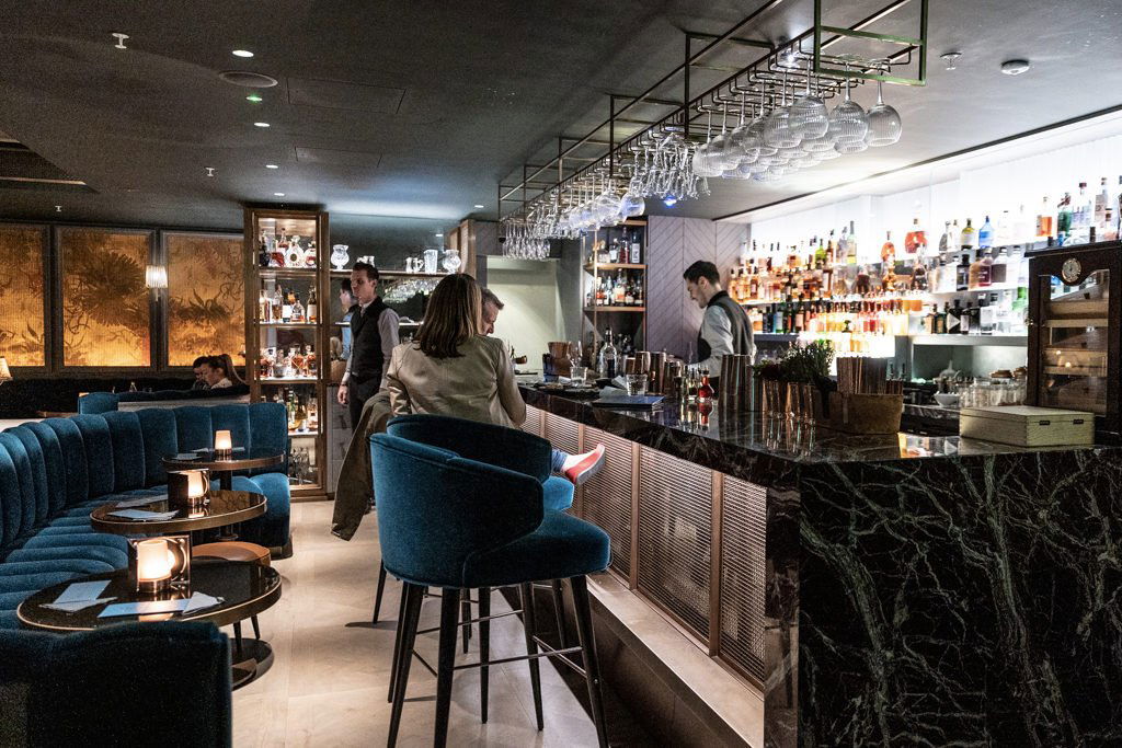 St James Bar, Bar in London
