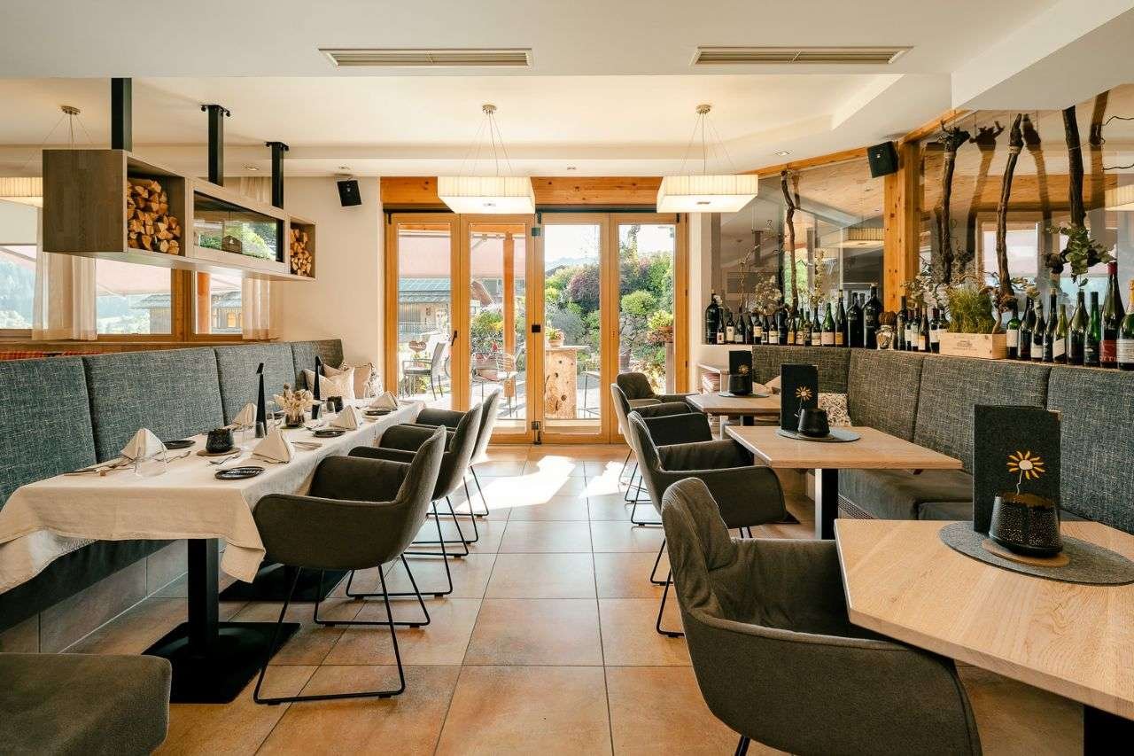 Bar & Lounge im Hotel Arlbergerhof bar in Wei Ensee, Austria