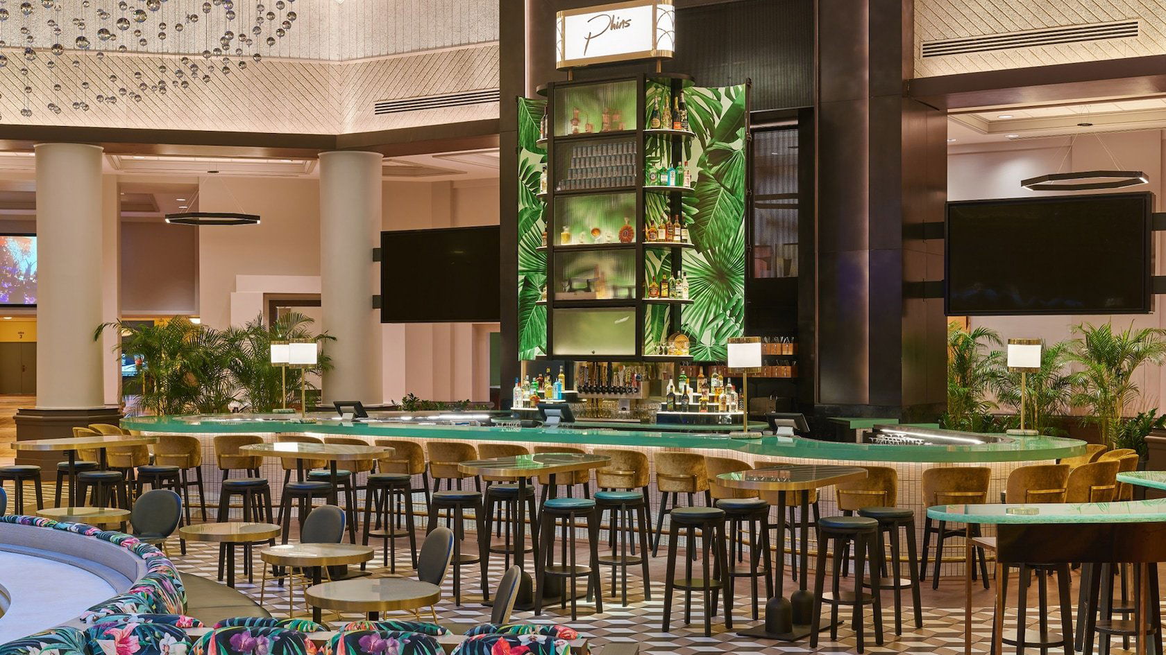 Walt Disney World Dolphin Resort, Bar in Bay Lake