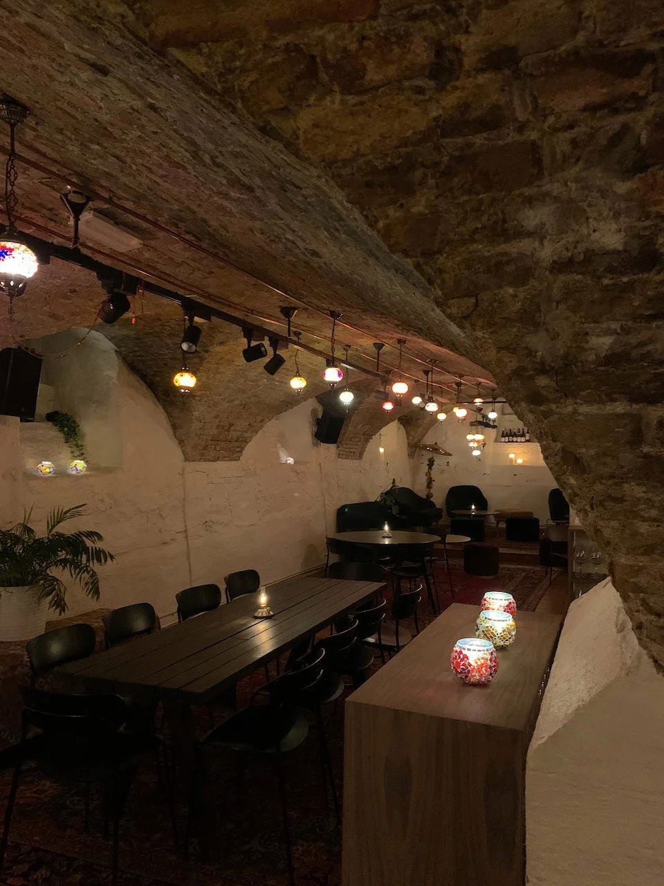 Grotten Vinbar, Bar in Oslo