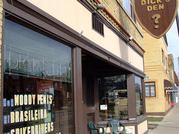 Dick's Den, Columbus, United States