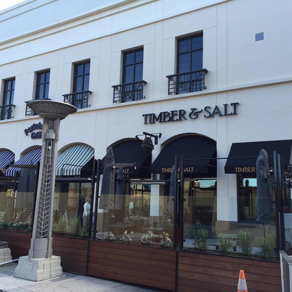Timber & Salt bar in Redwood City