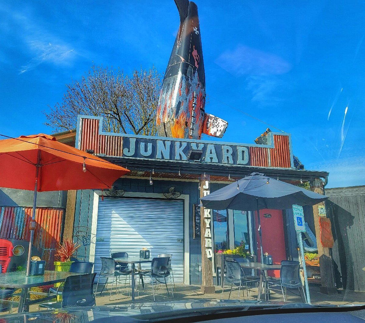 Junkyard Extreme Burgers and Brats, Junction City, United States