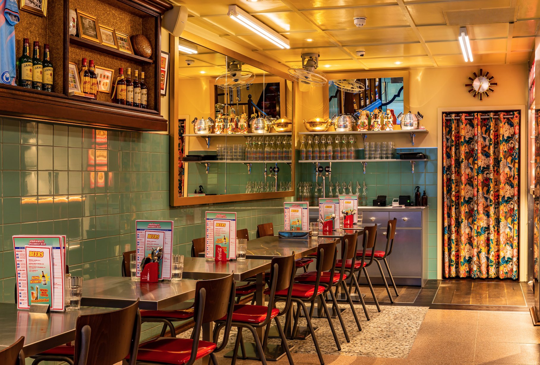 Speedboat Bar, Bar in London
