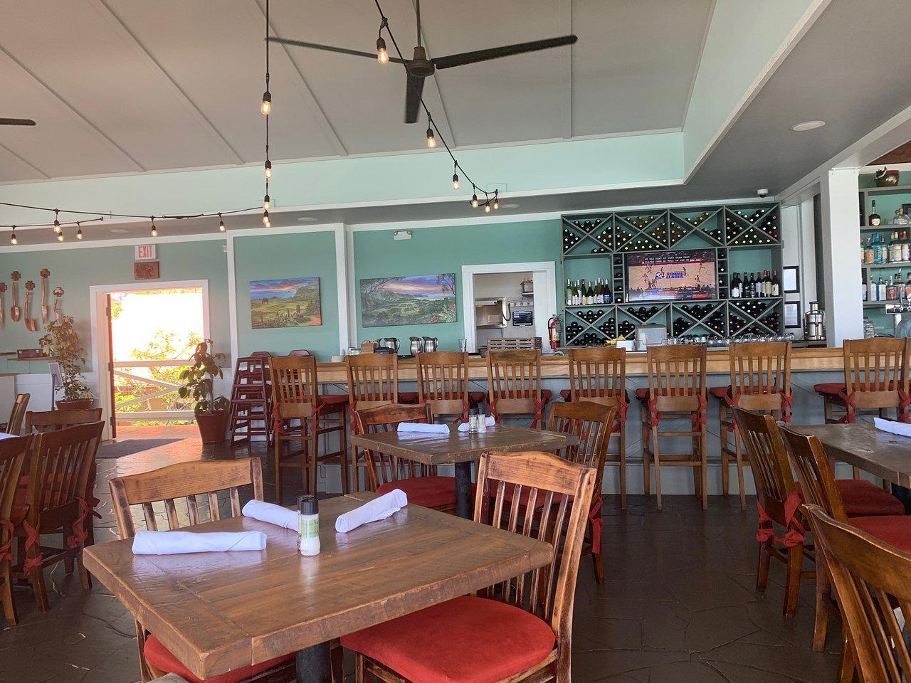 Foster's Kitchen bar in Kailua Kona
